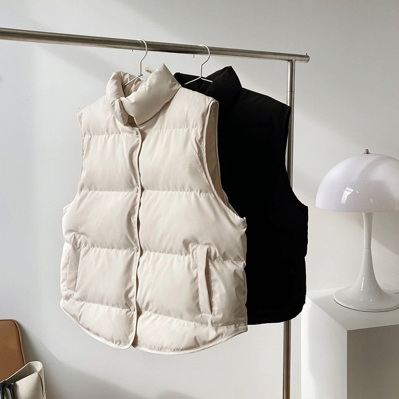 Petite sleeveless puffer vest jacket in Milk apricot