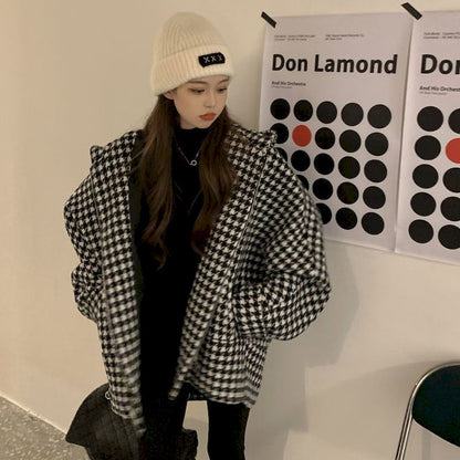 Only hooded jacket in black and white houndstooth