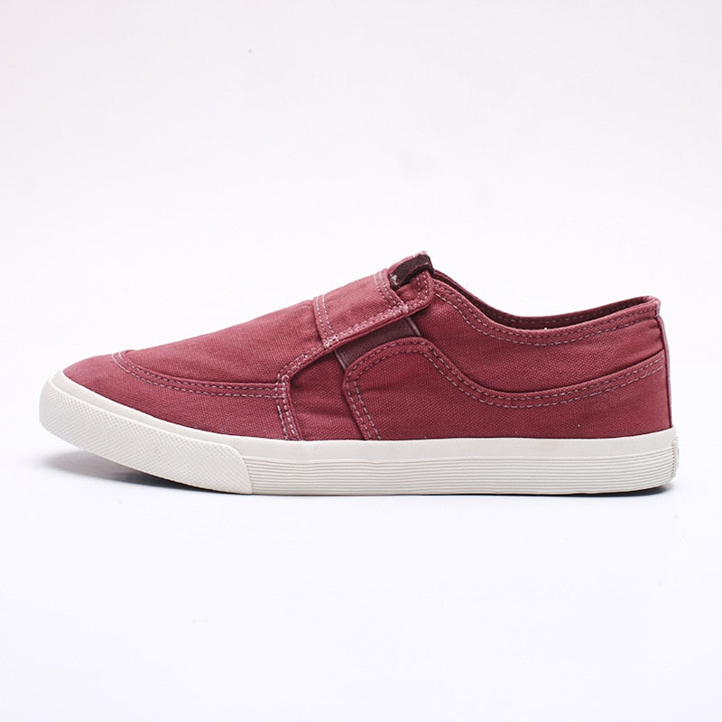 The classic lace up canvas sneakers